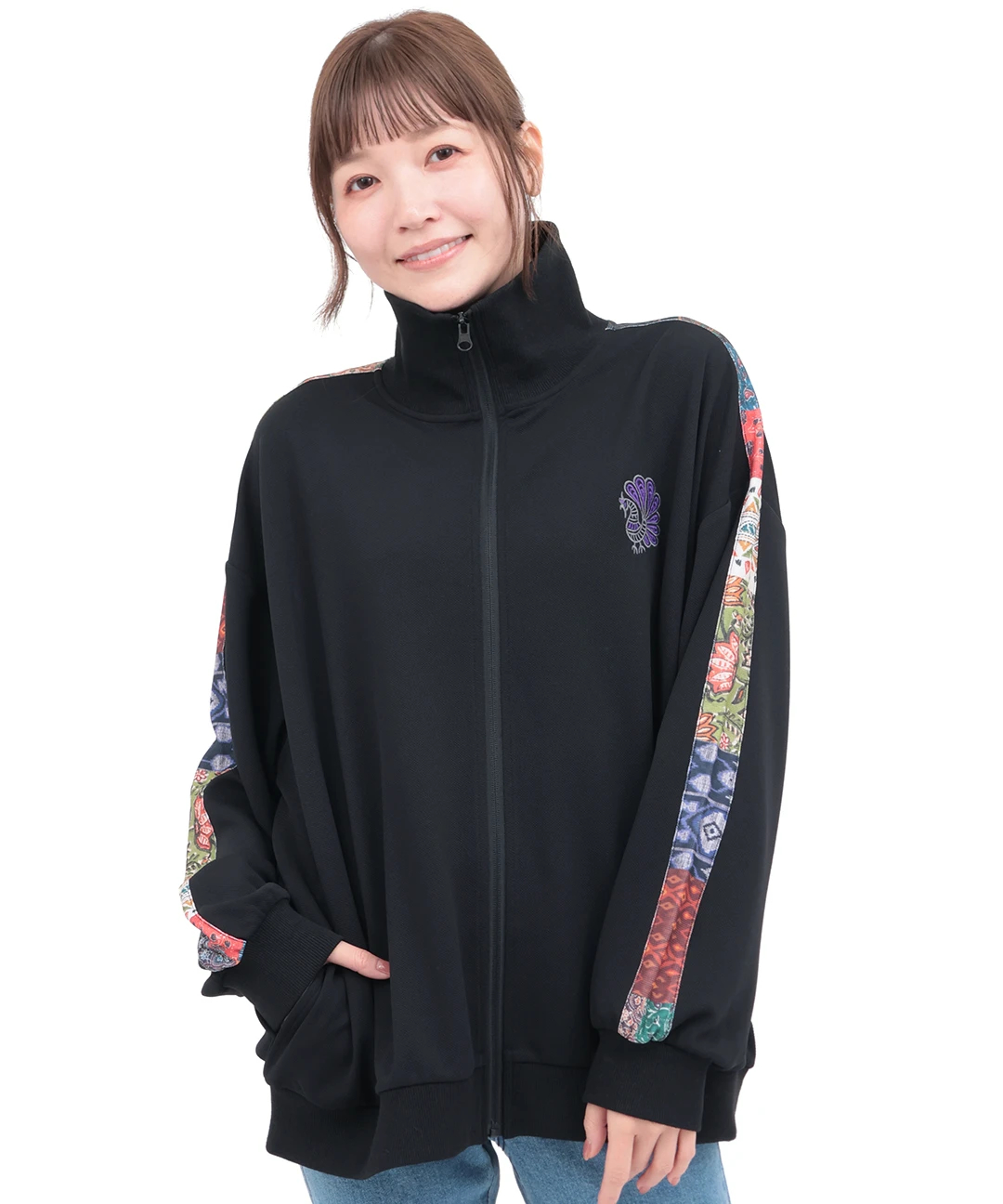 タグ付き　カラフル刺繍ジャケット ファブリックプリント&ブラックジャケット / ジャケット・ブルゾン