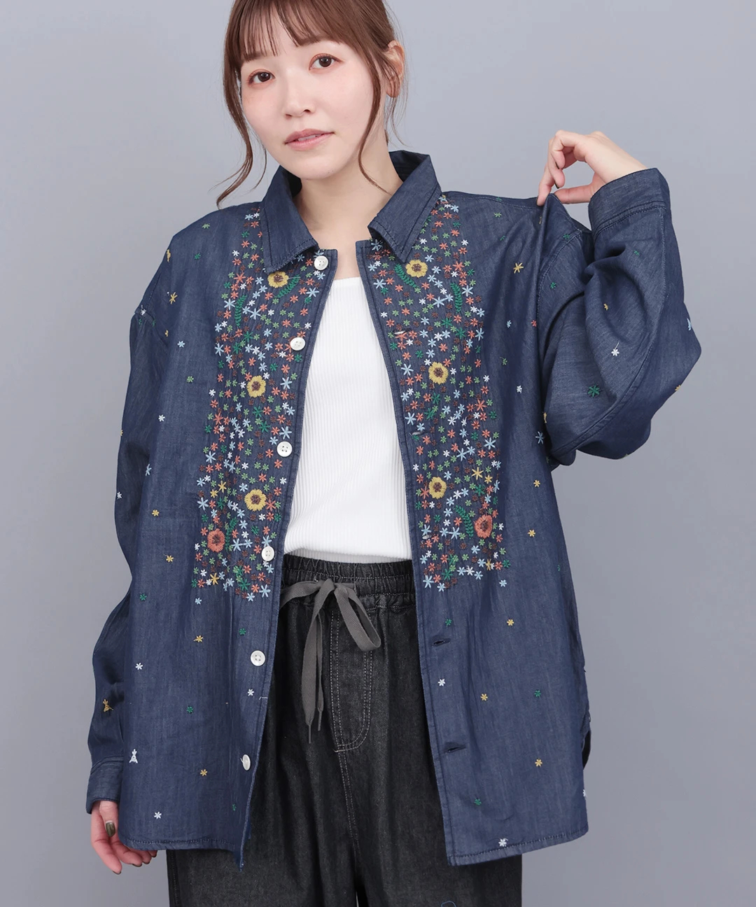 go slow caravan ライトデニムパネル刺繍シャツ【WEB限定】 / シャツ