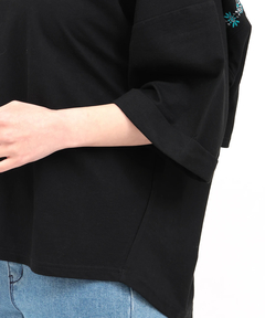 チチカカ |バックフレアコンチョ刺繍Tシャツ