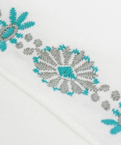 チチカカ |バックフレアコンチョ刺繍Tシャツ