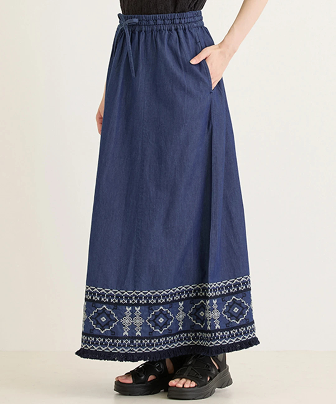 Shanti Shanti デニム刺繍スカート【WEB限定】 / スカート