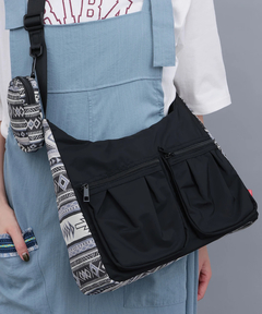 チチカカ |立体ポケットショルダーバッグ