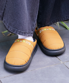 チチカカ |ネイティブ刺繍キルティングスリッポン